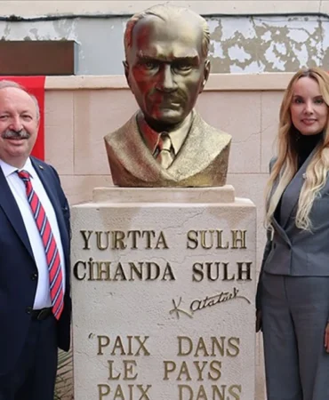 fransa-da-ataturk-bustunun-acilis-toreni-yapildi-109758.webp.webp