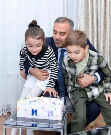 sehit-ogretmenin-kizina-duygusal-surpriz-438897.webp.webp