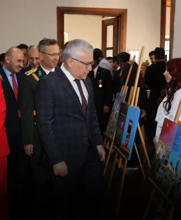 sivas-ta-cumhuriyet-ve-ataturk-sergisi-acildi-257693.webp.webp