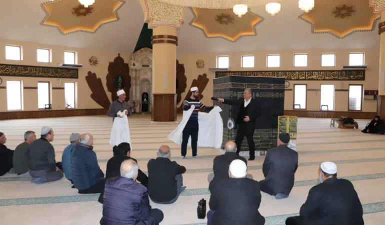 sivas-ta-umreye-gideceklere-uygulamali-egitim-verildi-249369.webp.webp