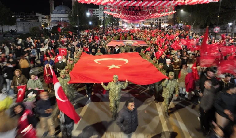 sivaslilar-7-den-70-e-cumhuriyet-yuruyusune-katildi-749553.webp.webp