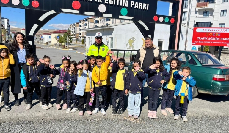 Kars’ta Trafik Bilinci İçin Hayati Eğitimler Verildi