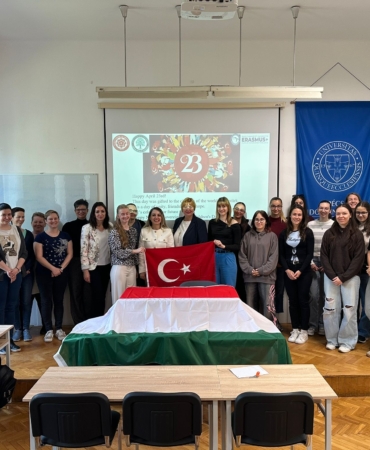 23 Nisan Pecs Üniversitesi