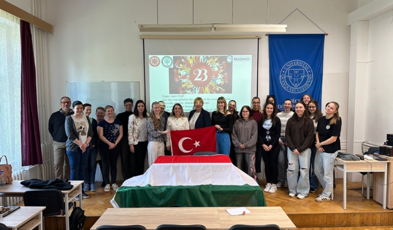 23 Nisan Pecs Üniversitesi