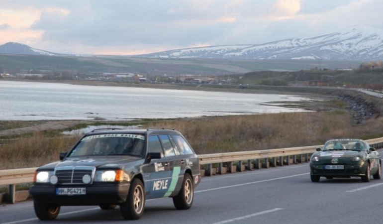 Dostluk Rallisi Ahlat’ta Tarihi Ziyaretle Taçlandı!