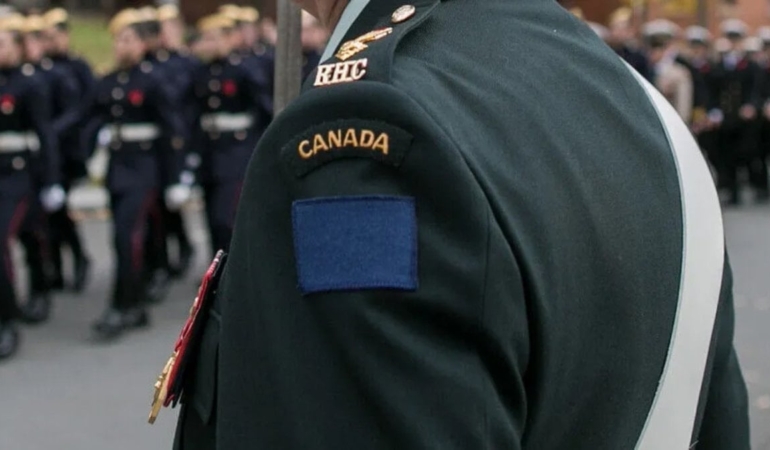 6a4326eae6044565.jpg
