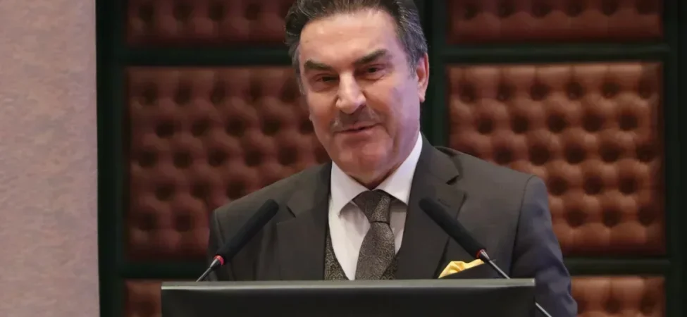prof-dr-zakir-avsar-fenomenlik-arzulari-karsisinda-devlet-ciddiyeti-ve-kurumlara-guven-106a61d94eb370a.webp.webp