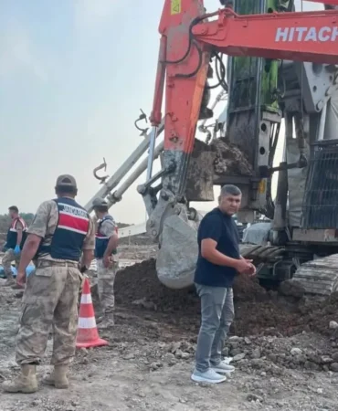 erzinde-tren-yolu-santiyesinde-is-kazasi-1-isci-hayatini-kaybetti-106a8e98ced14f0.webp.webp