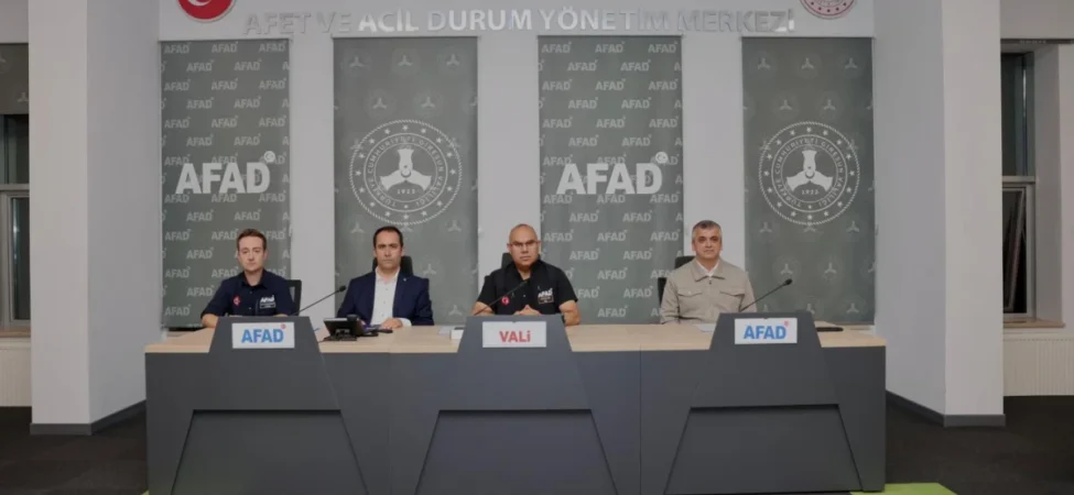 giresun-valisi-koctan-onemli-uyari-zorunlu-olmadikca-trafige-cikmayin-106a95627b79193.webp.webp