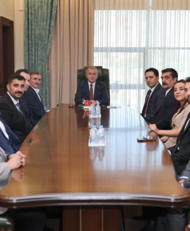 turkav-elazig-subesinden-vali-hatipogluna-ziyaret-devletin-asil-evlatlari-ilkesiyle-hareket-eden-tal-106a8c4ec9876d8.webp.webp