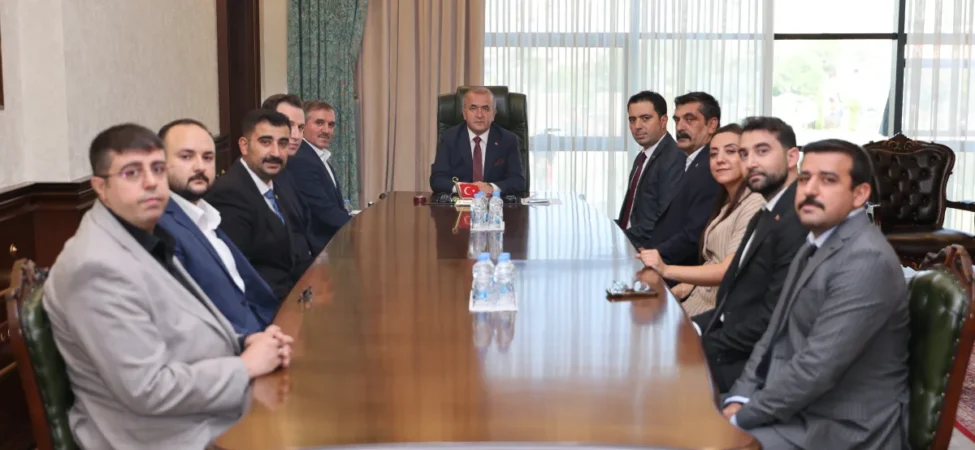 turkav-elazig-subesinden-vali-hatipogluna-ziyaret-devletin-asil-evlatlari-ilkesiyle-hareket-eden-tal-106a8c4ec9876d8.webp.webp