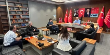 bagimsiz-gazetecilerden-gursel-tekine-ziyaret-ve-plaket-takdimi-106aa50051a8025.webp.webp