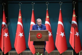 cumhurbaskani-erdogan-milletin-hakkina-el-uzatan-karsisinda-bizi-bulur-106abac4c2c480f.webp.webp