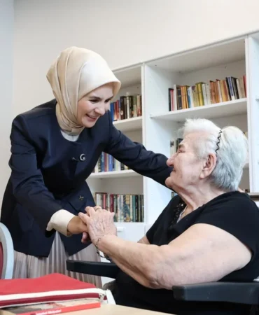 dunya-yaslilar-gununde-81-ilde-es-zamanli-yuruyus-106abb389b73e50.webp.webp