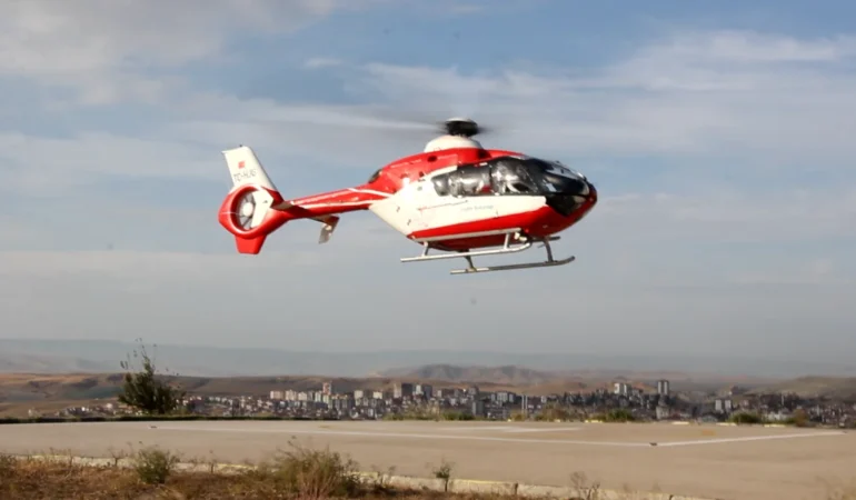 Kalp Krizi Geçiren Kadın Helikopterle Taşındı