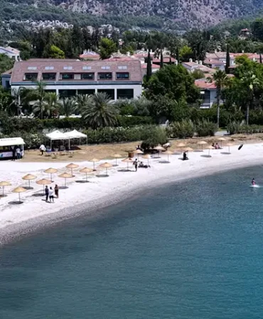 gocekte-sahil-temizlendi-ucretsiz-halk-plajina-donusturuldu-106ab110267354a.webp.webp