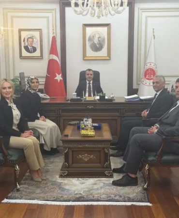 hekimsenden-adalet-bakanligina-kritik-ziyaret-hekimligin-hukuki-gelecegi-masaya-yatirildi-106ab409cbb2308.webp.webp