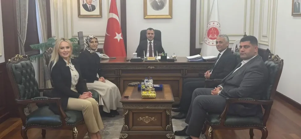hekimsenden-adalet-bakanligina-kritik-ziyaret-hekimligin-hukuki-gelecegi-masaya-yatirildi-106ab409cbb2308.webp.webp