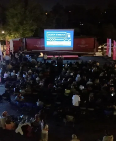 karsta-gezen-sinema-ve-gezen-ozanlar-etkinlikleri-basladi-106a9abdd4be82f.webp.webp