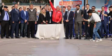 keciorende-model-roketler-gokyuzuyle-bulustu-106ab0eb8129366.webp.webp