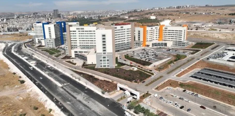 sanliurfa-buyuksehir-sanliurfa-sehir-hastanesi-yolunda-ulasimi-rahatlatiyor-106ab655c1c26e2.webp.webp