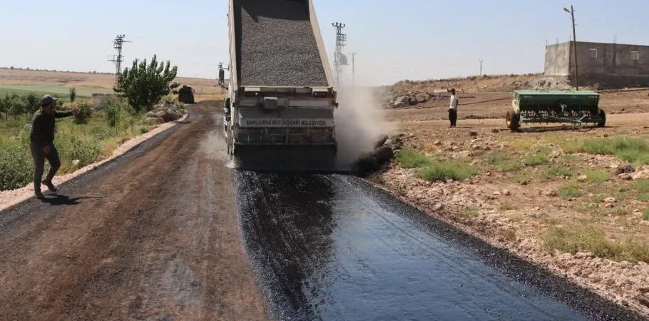 sanliurfa-siverekte-kirsal-yollarda-sathi-kaplama-seferberligi-106aabdb0aebaf1.webp.webp