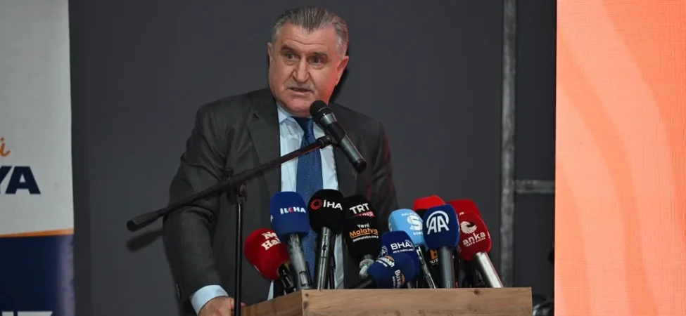 12-malatya-kitap-fuari-bakan-bakin-katilimiyla-acildi-106adb6b0f62dac.webp.webp