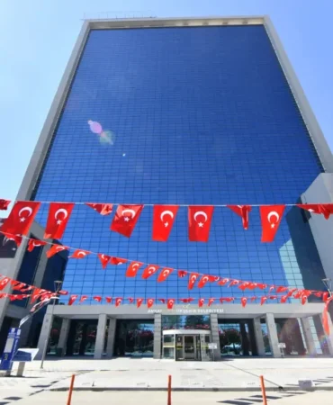 ankara-buyuksehirden-metro-istasyonu-ve-alt-gecitte-kanopi-calismasi-106ae06fb17edf5.webp.webp