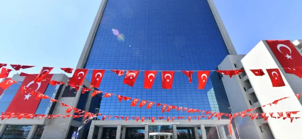 ankara-buyuksehirden-metro-istasyonu-ve-alt-gecitte-kanopi-calismasi-106ae06fb17edf5.webp.webp