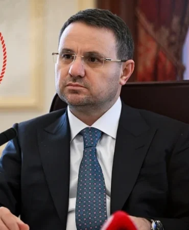 bakan-gurlek-acikladi-turkiyeye-9-ayda-294-kisi-iade-edildi-106ac38d1fa4126.webp.webp