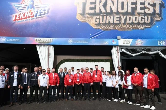 bakan-yardimcisi-demiralp-gelecek-burada-genclik-burada-106abf688e8fd53.webp.webp
