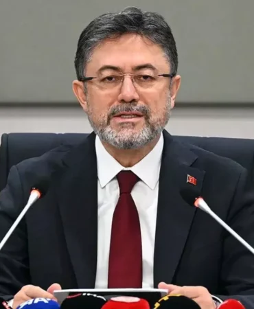 bakan-yumakli-hayvanlarin-korunmasi-hepimizin-ortak-sorumlulugu-106ac2560a71321.webp.webp