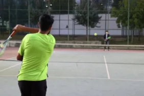 cumhuriyet-bayrami-tenis-turnuvasi-basladi-106adb74e828760.webp.webp
