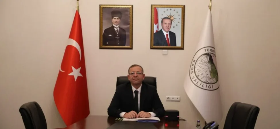 kars-valisi-ziya-polat-cumhuriyet-bayramimiz-kutlu-olsun-106ae248cd0d487.webp.webp