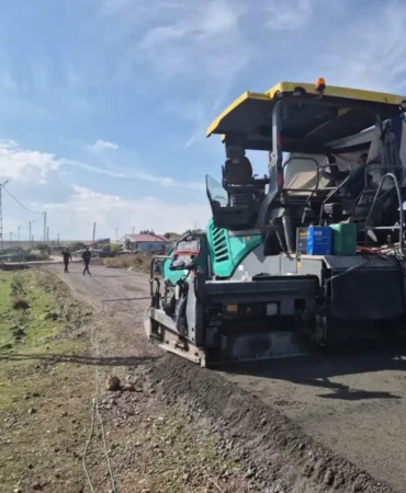 karsta-buyukakuzum-koyunun-48-kilometrelik-beton-yol-projesi-tamamlandi-106adf456b03597.webp.webp