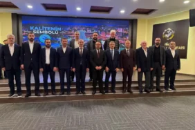 rize-ticaret-borsasinda-yeni-donem-cayda-kalite-seferberligi-ve-yeni-projeler-106ac3b35473d2c.webp.webp