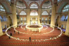 selimiye-camii-ve-kulliyesi-tarihin-izlerini-yasatiyor-106ac89535bb2cd.webp.webp