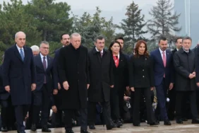 sunay-karamik-cumhurbaskani-erdogan-ile-birlikte-anitkabiri-ziyaret-etti-106ae378aa52a06.webp.webp