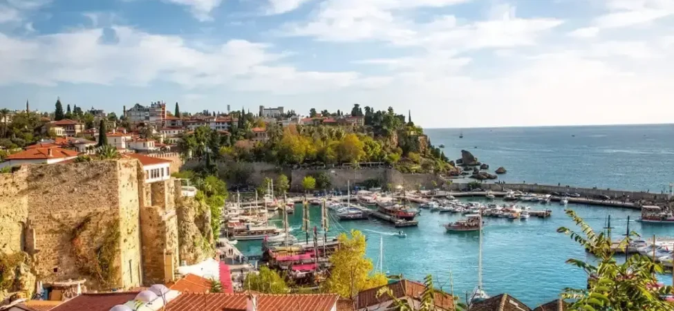turkiyeyi-ziyaret-edenlerin-ilk-tercihi-gezi-ve-eglence-oldu-106ae47e162884c.webp.webp